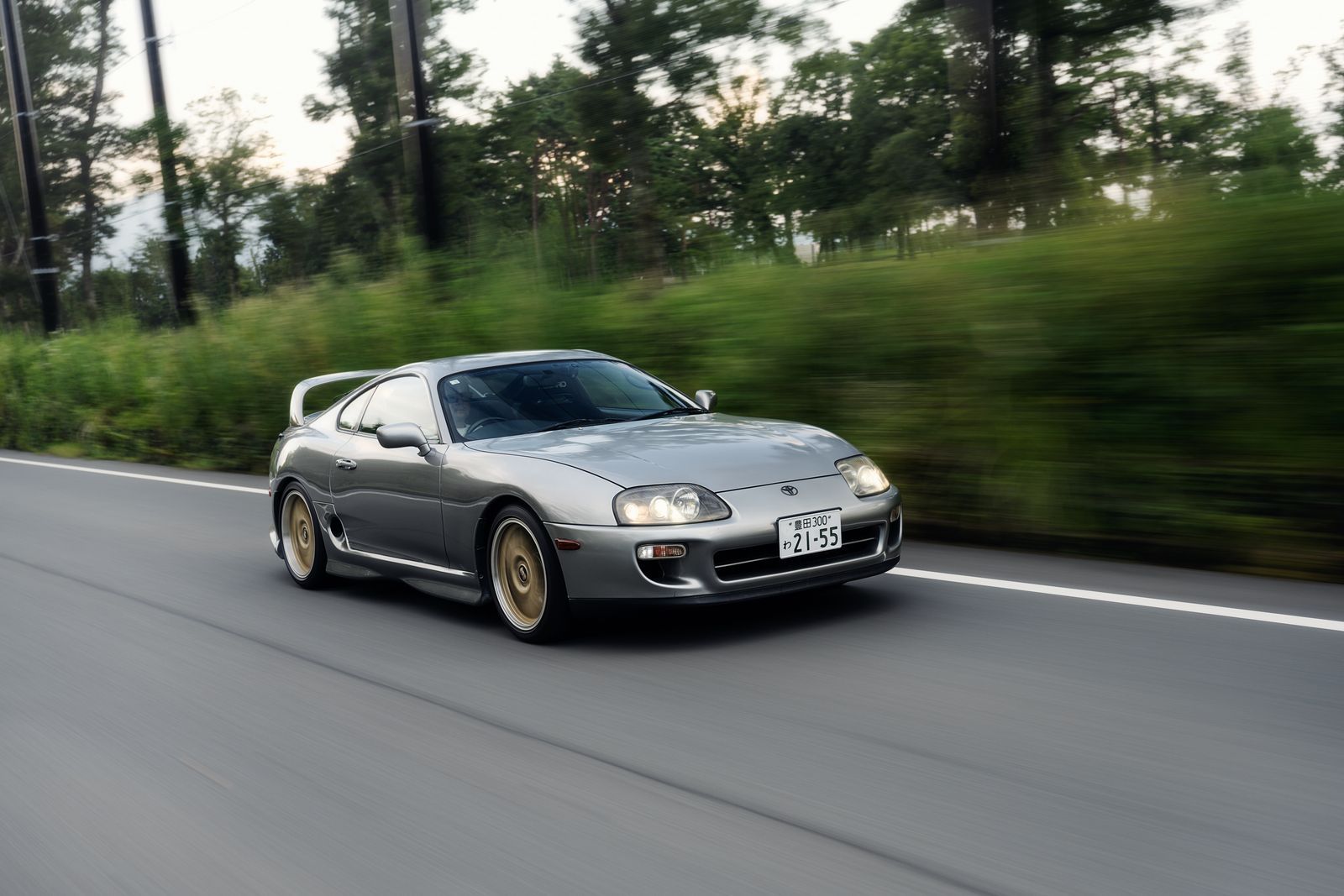 気分はまさに“ワイルド・スピード”──トヨタ・スープラ80試乗記 | GQ