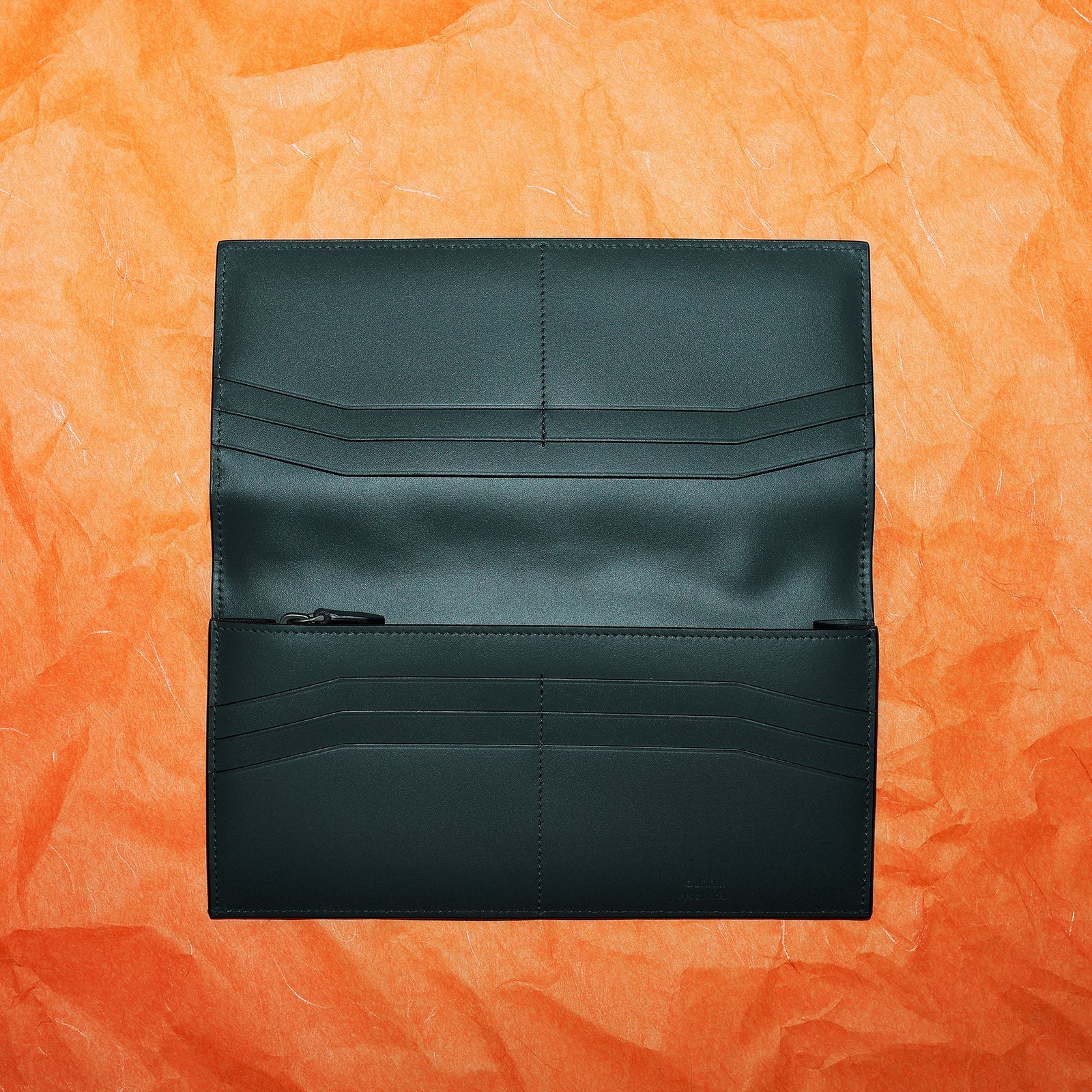 ダンヒルのレザーコレクションには英国紳士の端正な魂が宿る──特集