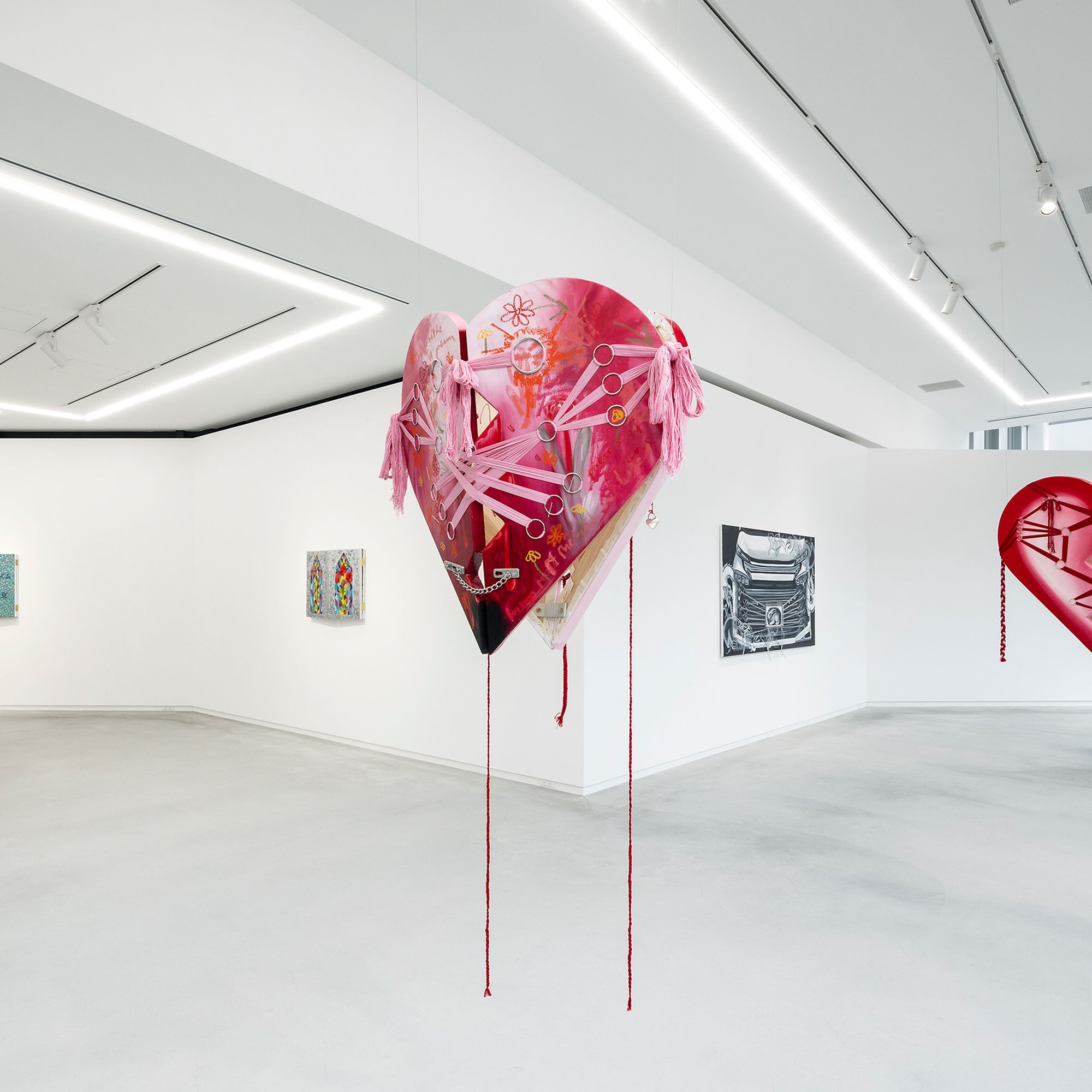 フリーダ・トランゾ・イエーガーが描く資本主義世界とニヒリズム | GQ