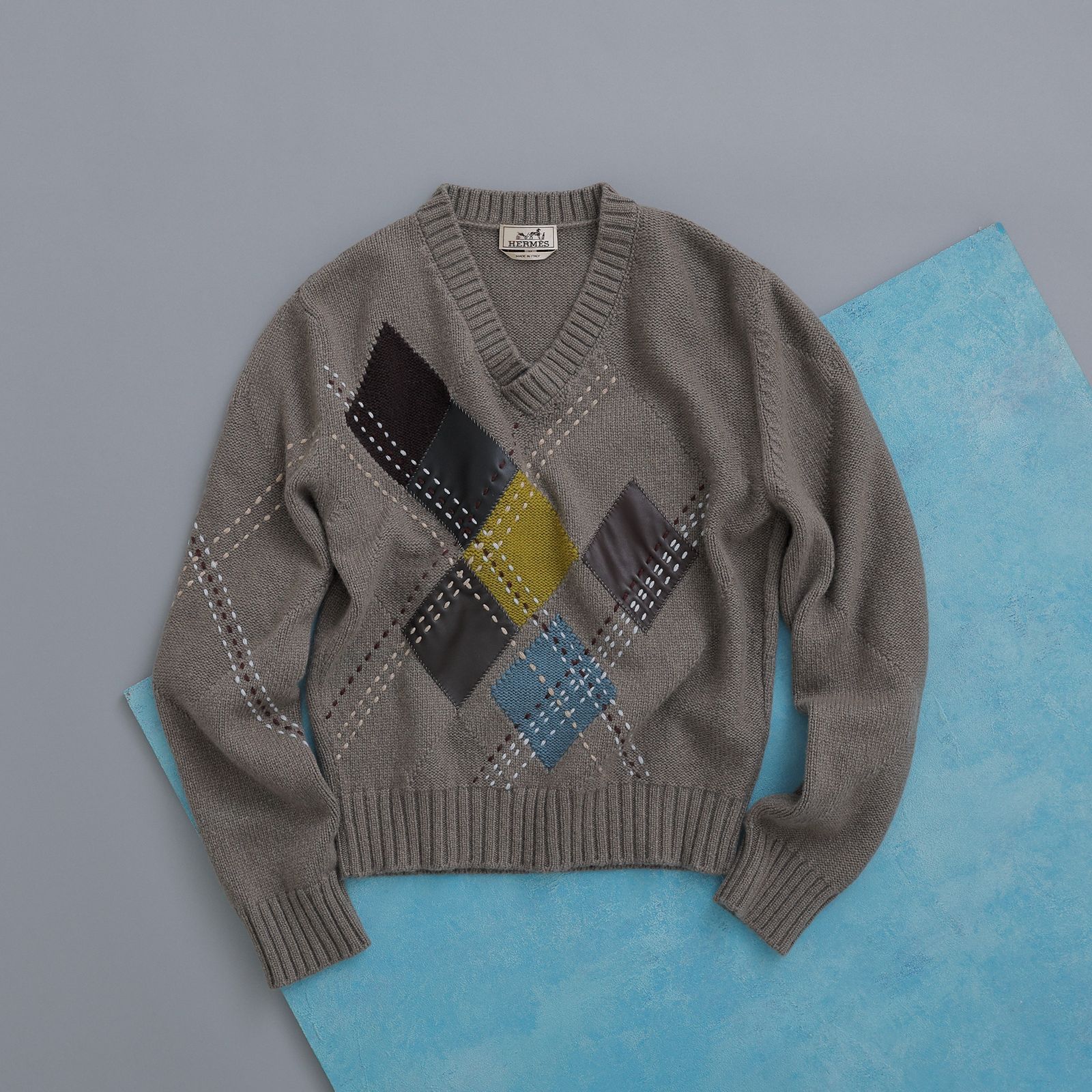 エルメスを象徴するレザーを筆頭に、異素材使いが冴える──特集