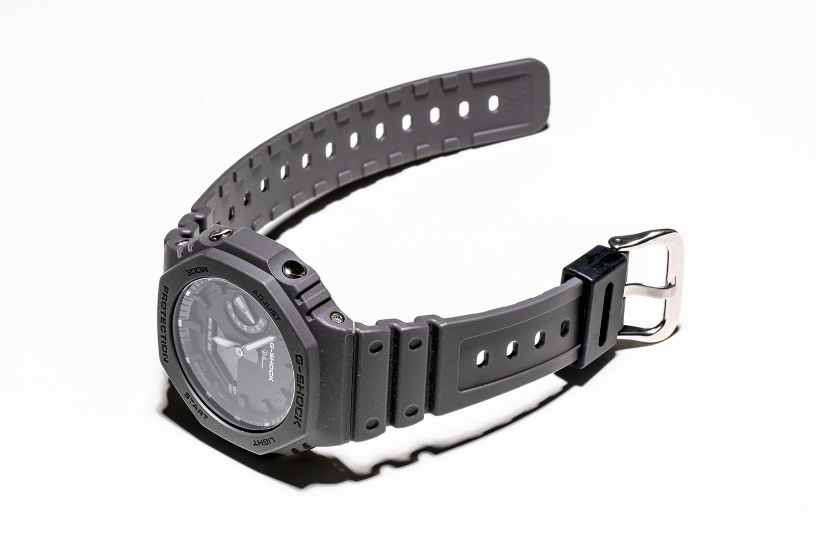 ロンハーマン限定G-SHOCK登場。「カシオーク」をグレートーンで調理