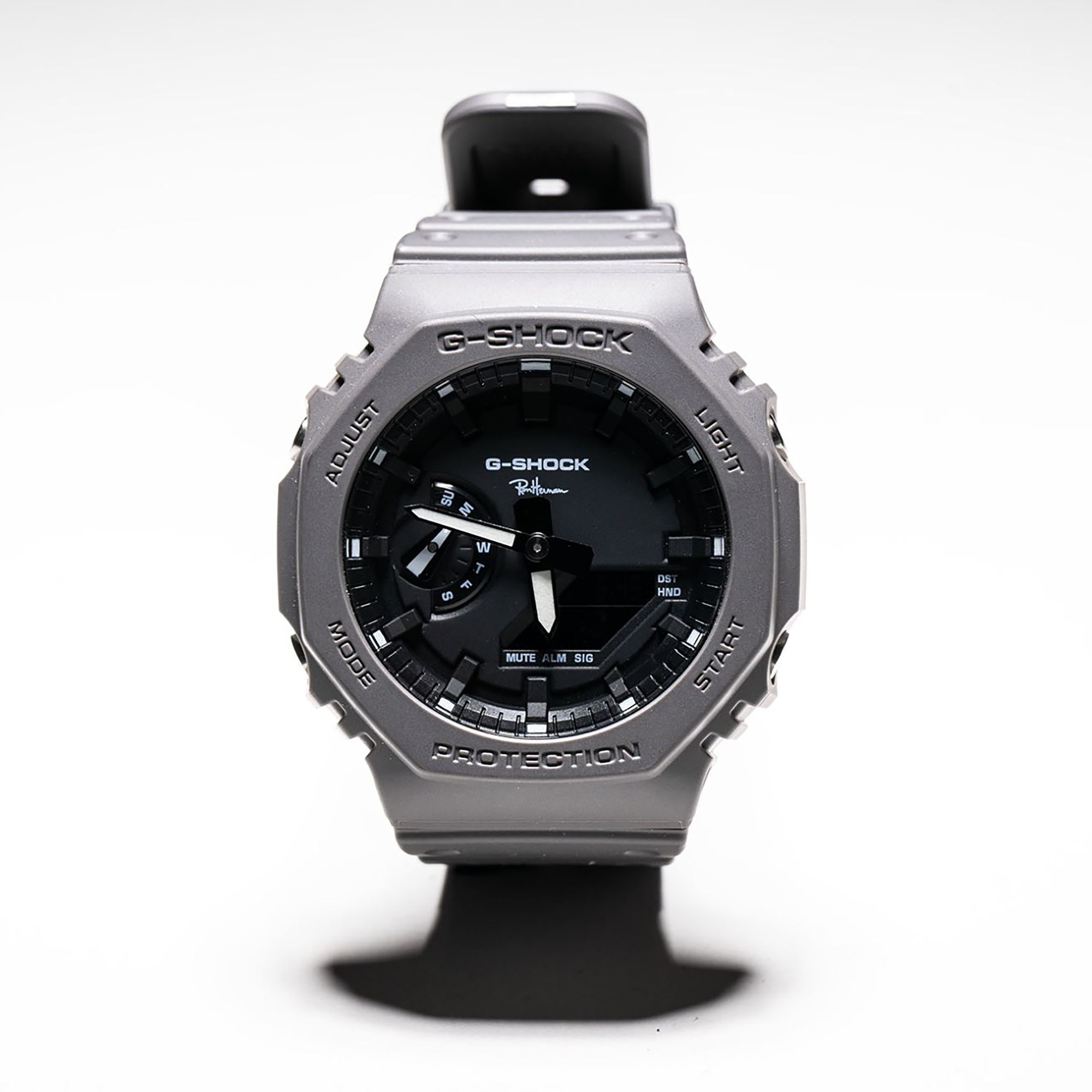 ロンハーマン限定G-SHOCK登場。「カシオーク」をグレートーンで調理