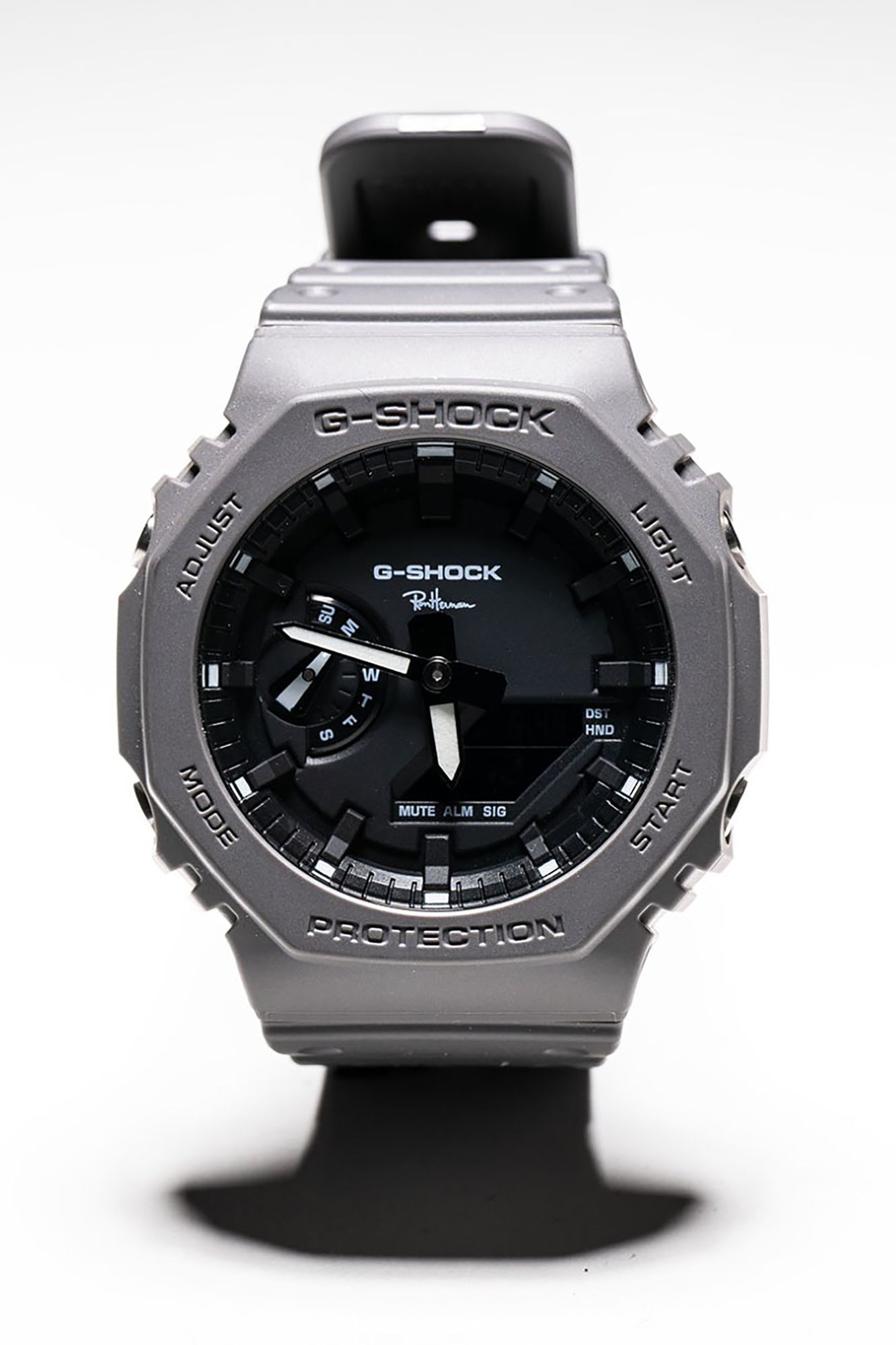 ロンハーマン限定G-SHOCK登場。「カシオーク」をグレートーンで調理