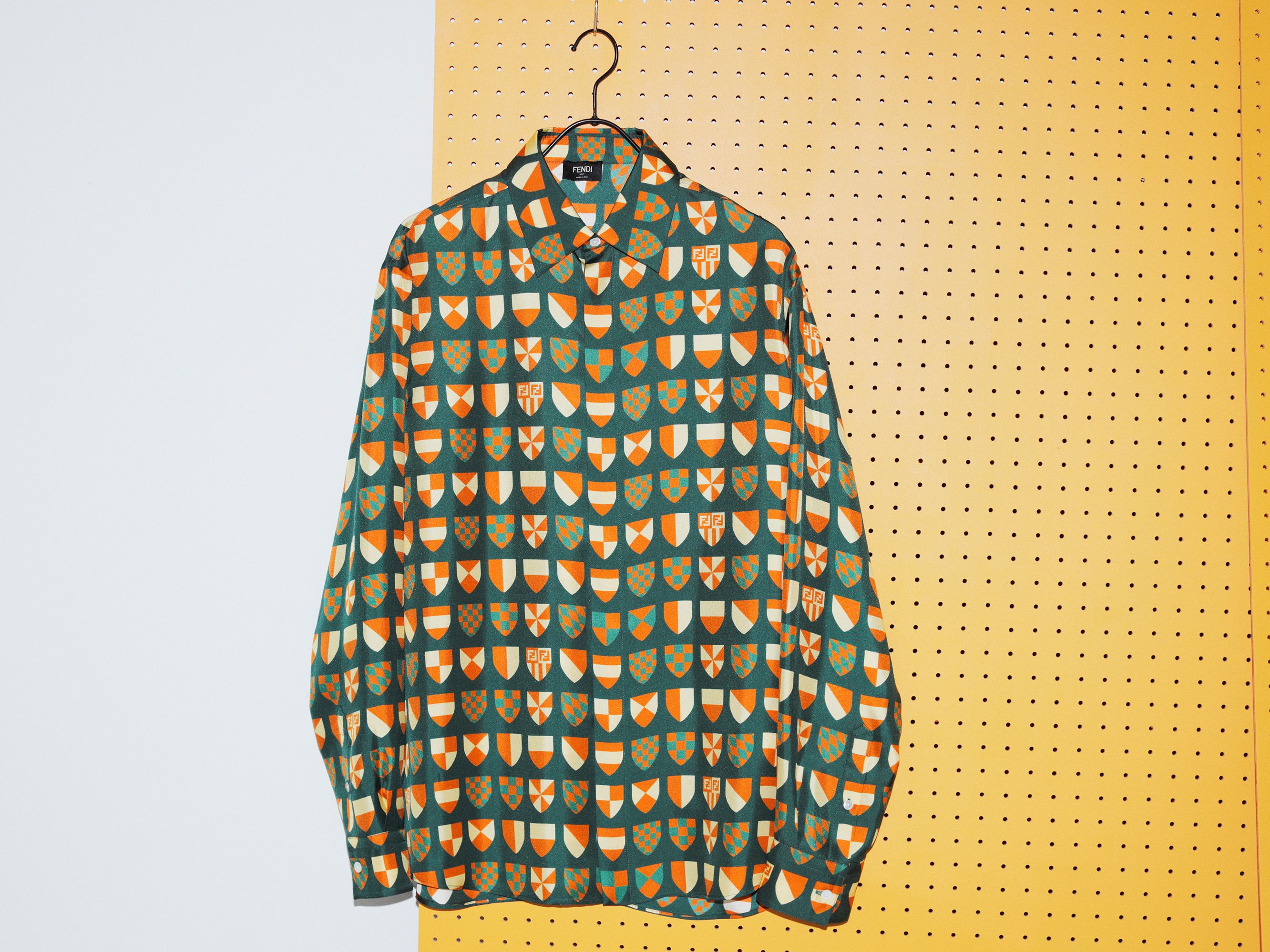 伝統あるアイコンが上品に映えるフェンディ──特集：1枚で主役級に