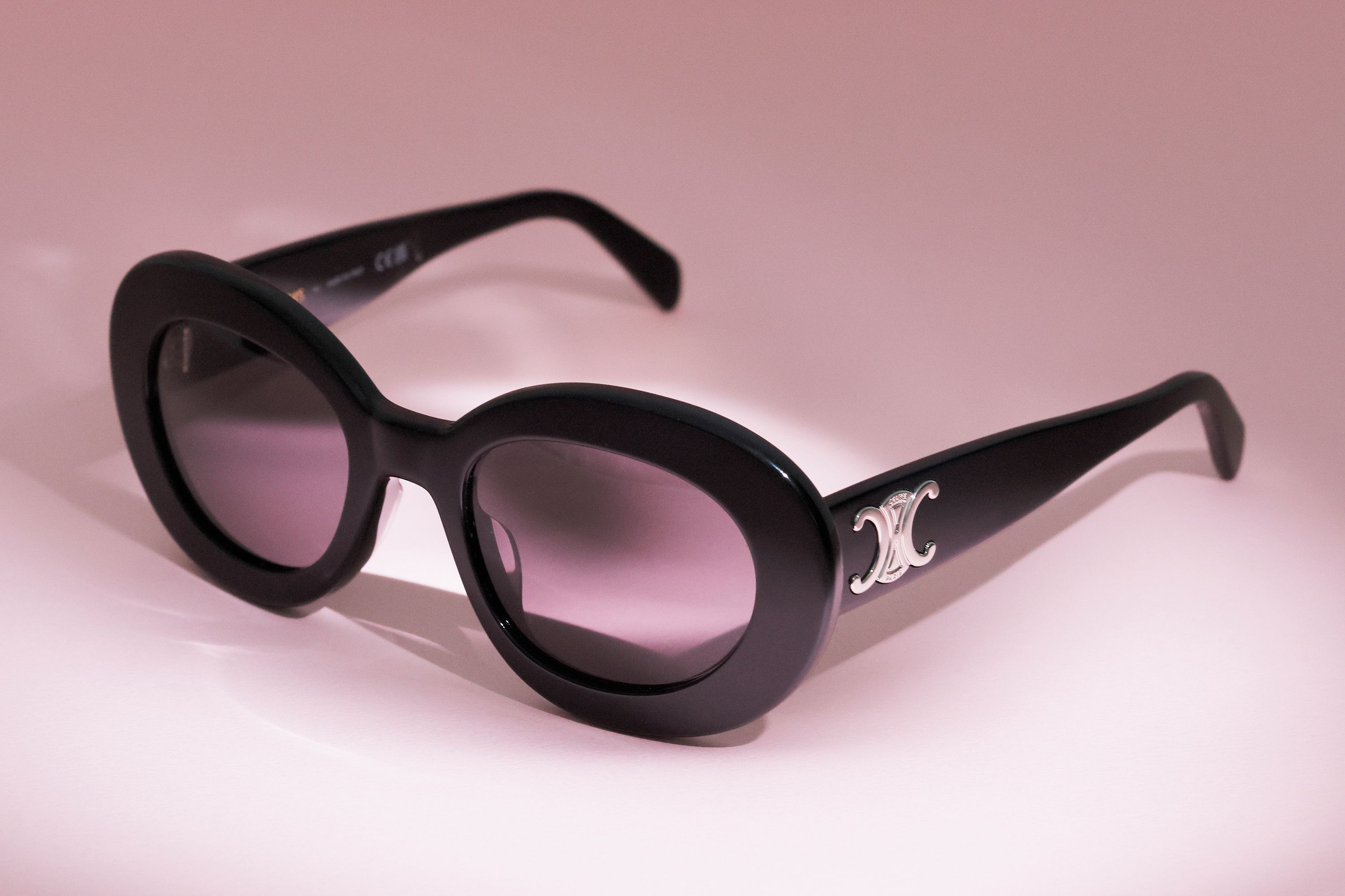 普遍的なモデルをモダンにアップデートしたセリーヌ──夏がくる前に