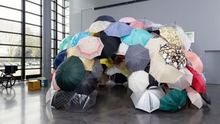 ギャラリー：社会的身体をテーマとした「体を成す からだをなす」展