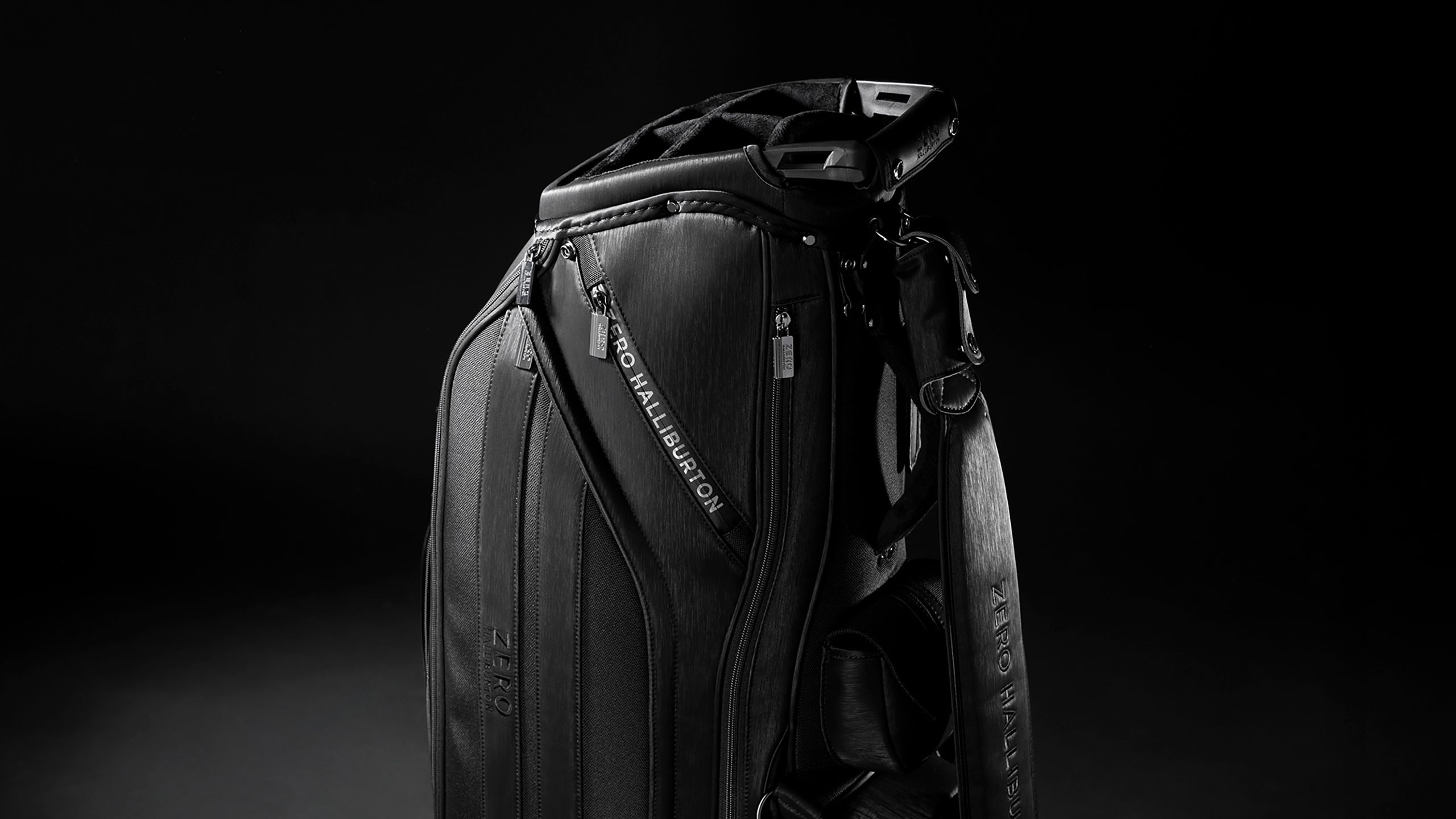 ゼロハリバートンのゴルフコレクションに、堅牢なキャディバッグ「ZHG