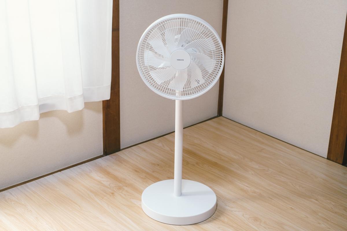 ヤマゼンの｢たためる扇風機｣なら、オフシーズンも邪魔にならない