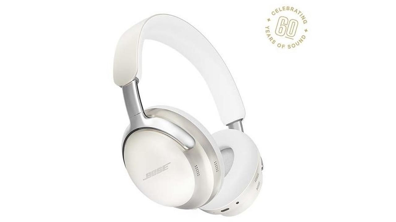まばゆいばかりの白さ。ボーズ60周年記念の限定ホワイトヘッドホン