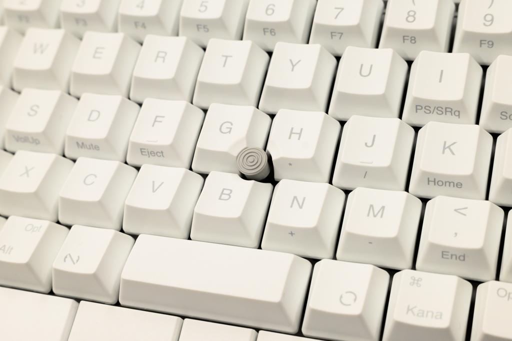 打鍵感最高のオールインワンキーボード｢HHKB Studio｣に雪モデルが出た