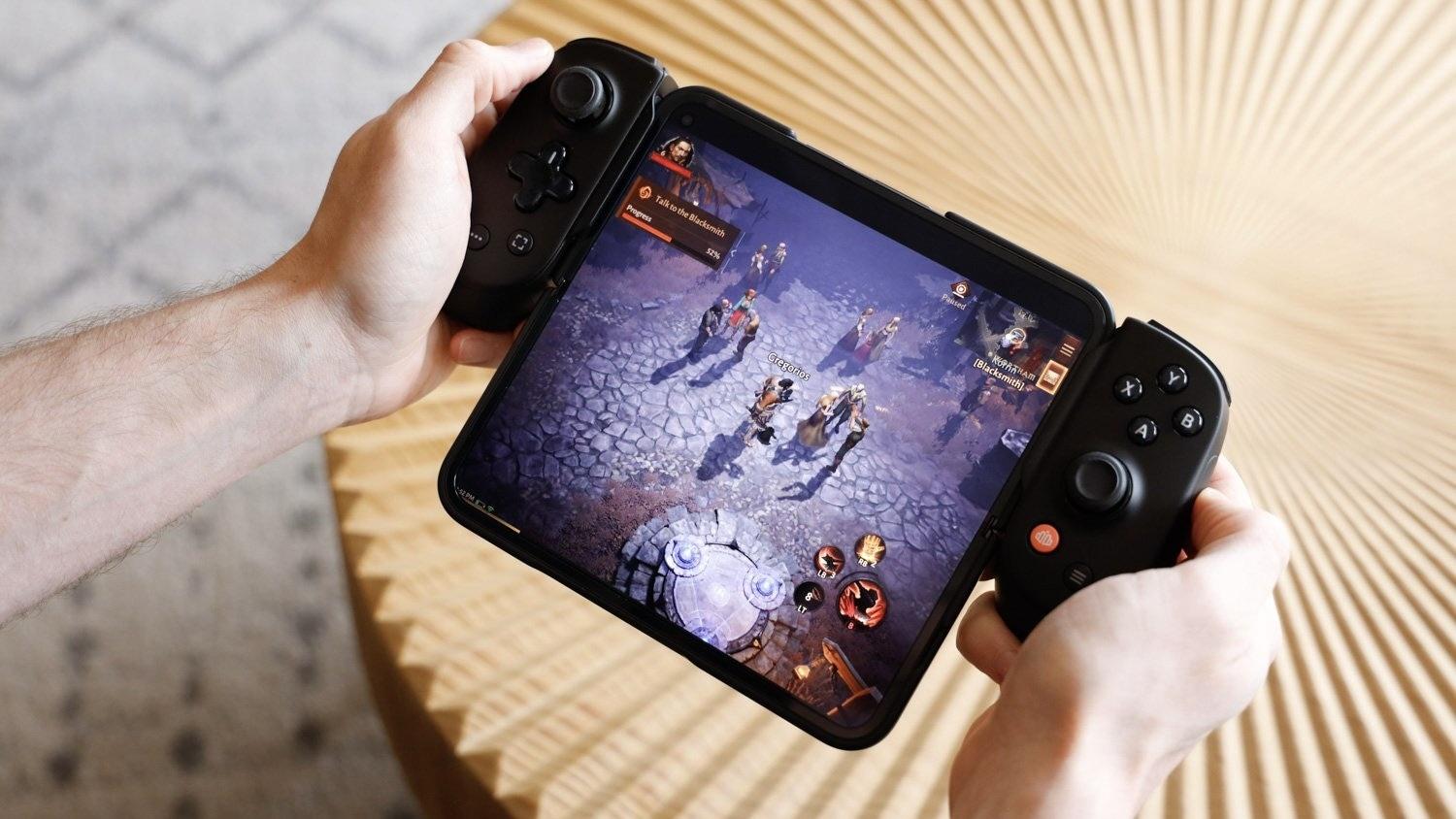 スマホもPCもいけるゲームコントローラー｢Backbone Pro｣使ってみた