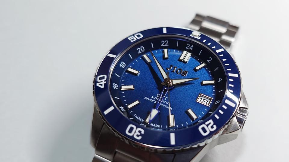 日本製｢自動巻き＆ダイバーズ｣腕時計が3万円台で買える。200m防水にGMT