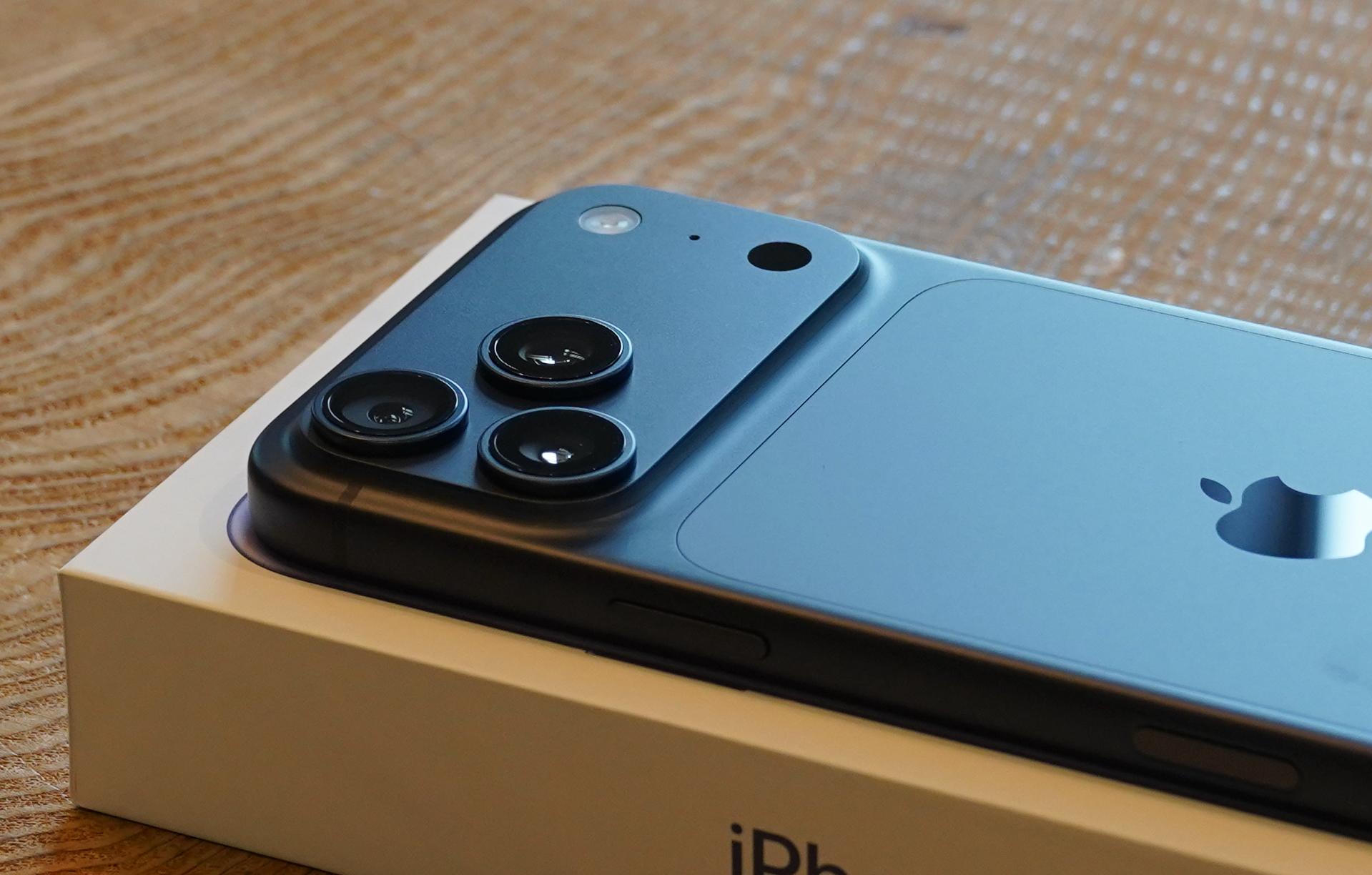 iPhone 17 Pro Maxが届きました。まずは｢色｣を確かめてみよう