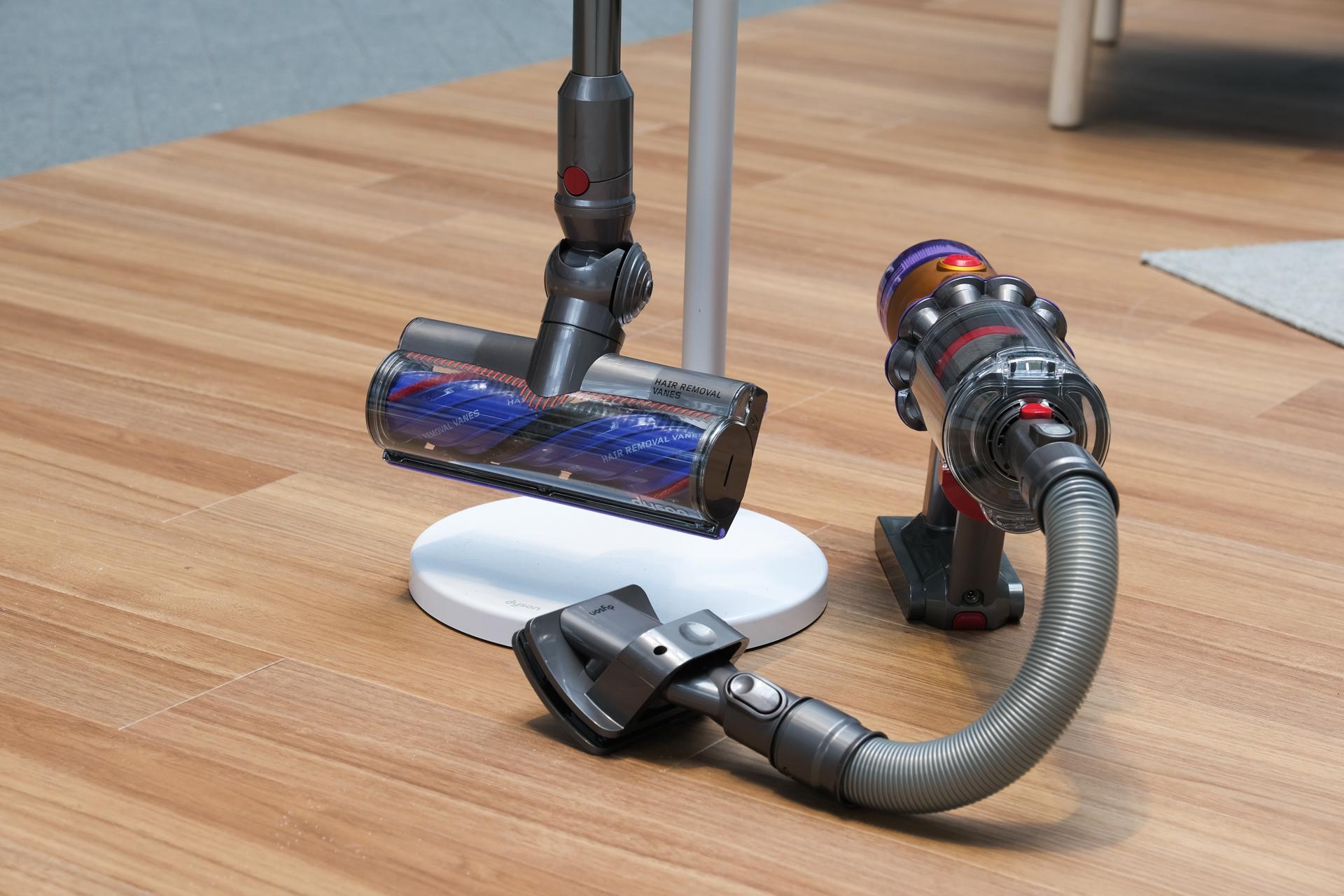 吸引力の変わらないペット用ブラシ：毛が舞うまえにキャッチできる