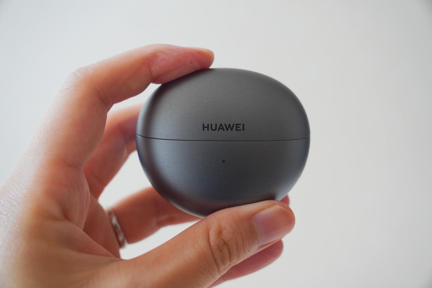 HUAWEI「Free Clip」の圧倒的な軽さ。自宅で長時間使っても耳が疲れ