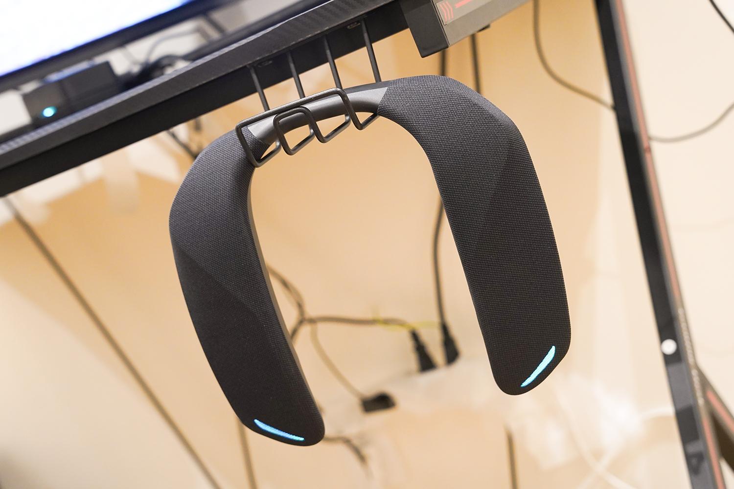 臨場感すごっ！」と声が出た。進化したゲーミングネックスピーカー「SC