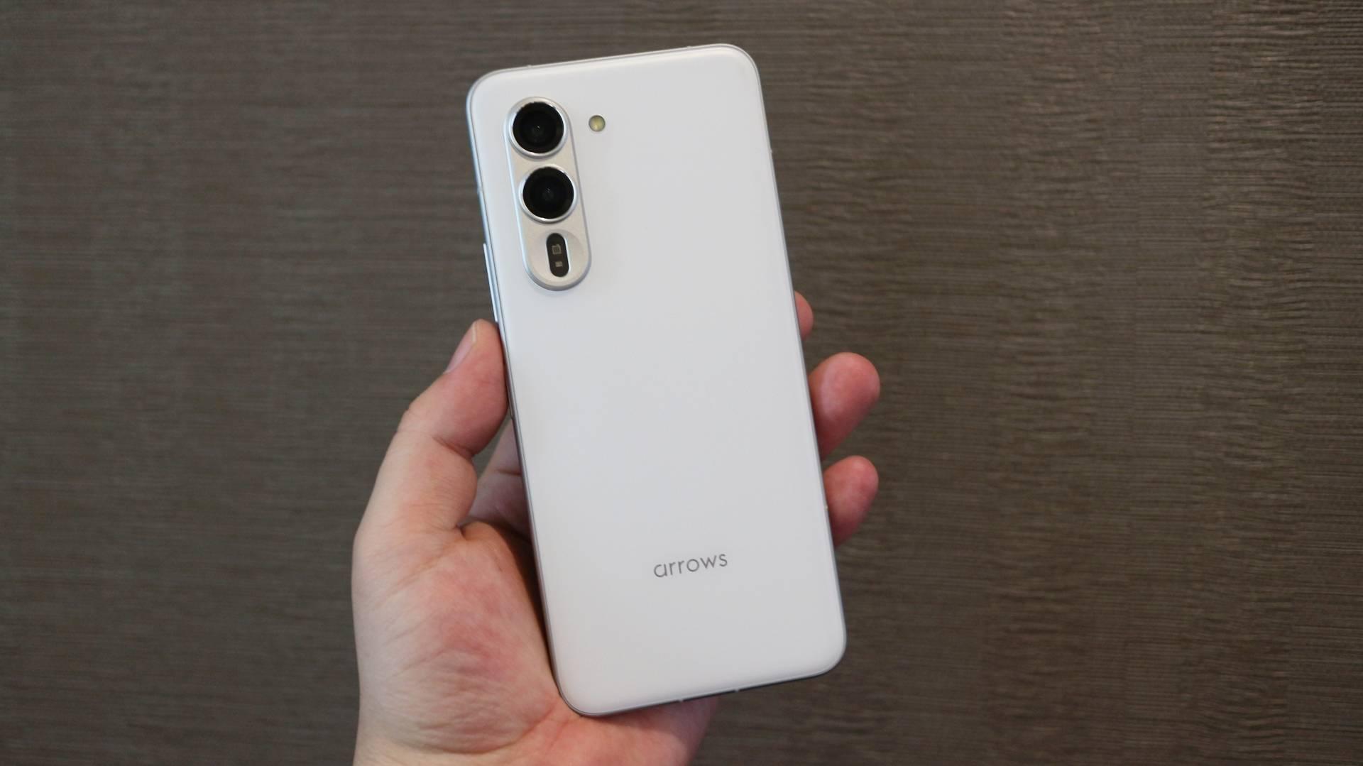 旧富士通の新スマホ「arrows Alpha」レビュー：9万円切り端末の有力な