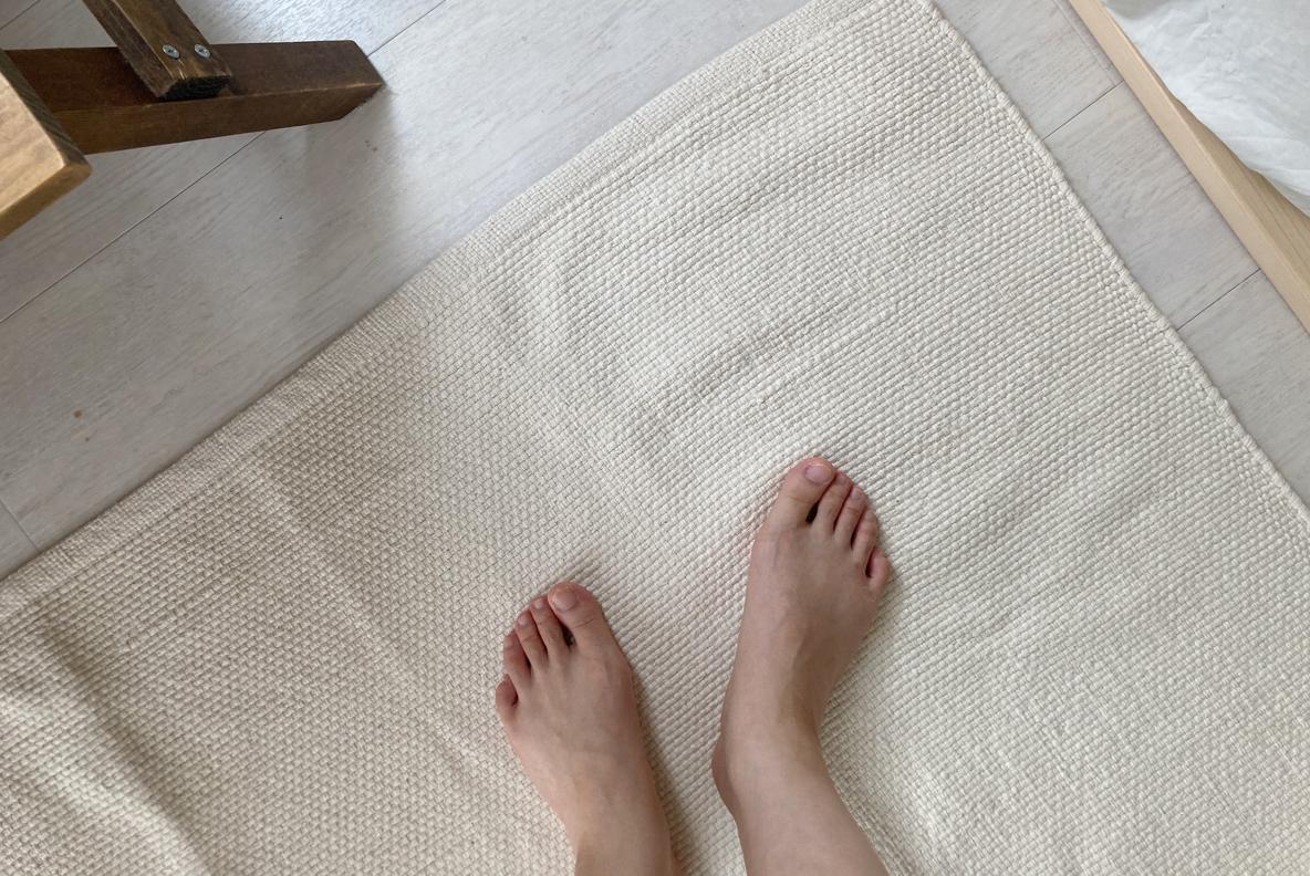 無印良品の「インド綿手織ラグ」で部屋も衣替え。家で洗濯できてお