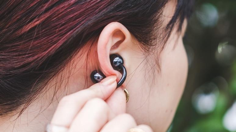 何もつけていないみたい。1週間使ってわかった「HUAWEIのオープン