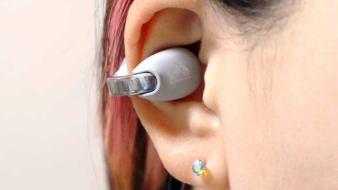 ビクターの“イヤーカフ型”イヤホンが、見た目も機能も最高でした