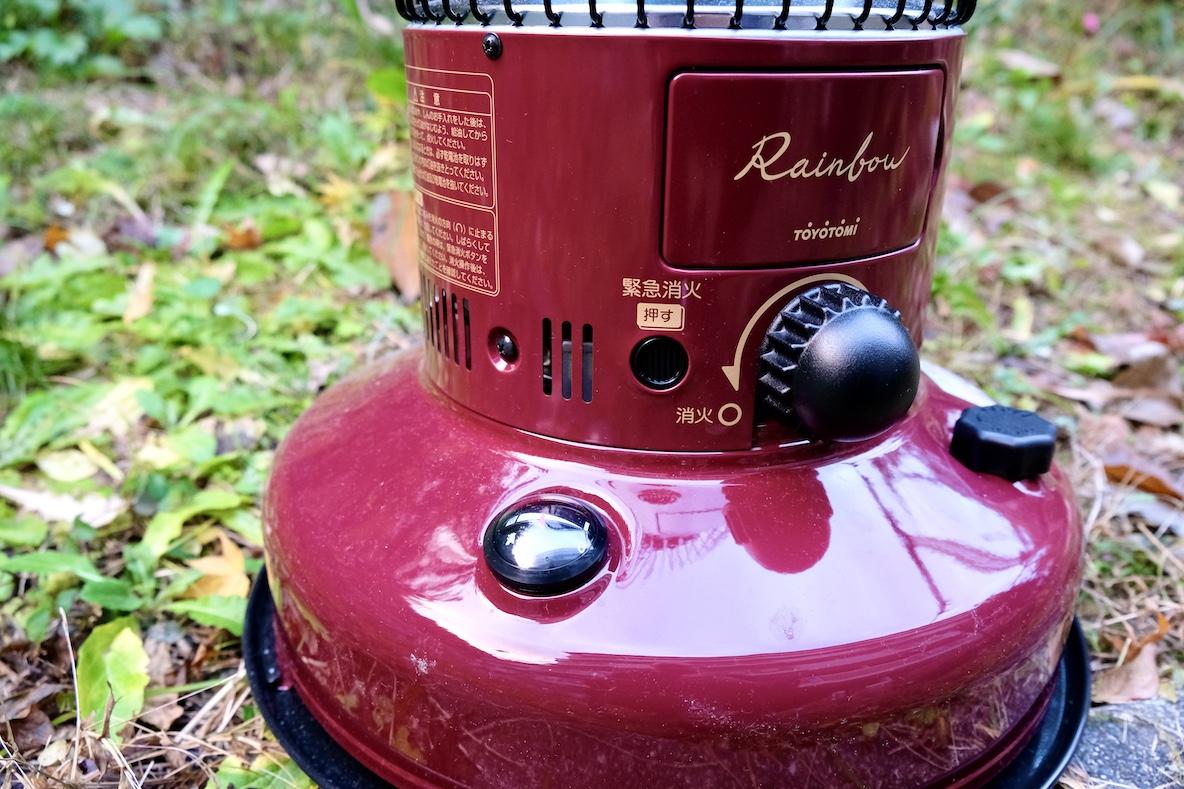 炎が美しいトヨトミの「石油ストーブ」と、一生物の南部鉄瓶で冬休みの