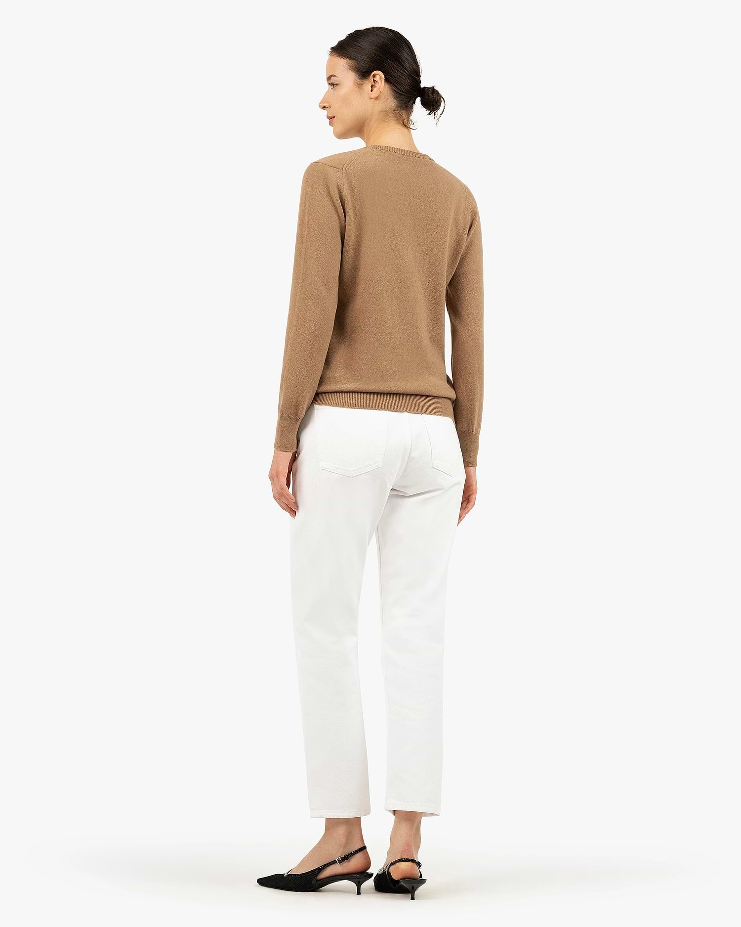 Women's Essential Cashmere V-Neck Sweater - Camel | MaisonCashmere