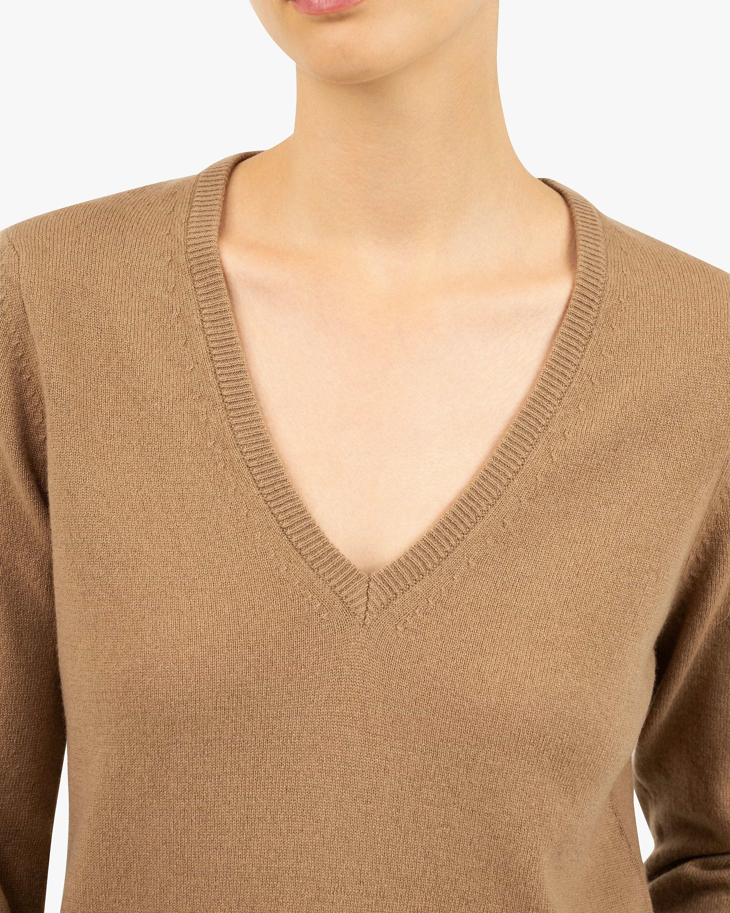 Women's Essential Cashmere V-Neck Sweater - Camel | MaisonCashmere