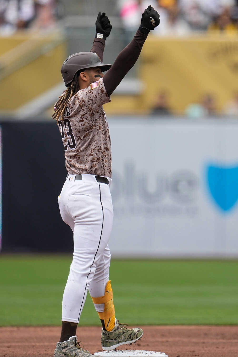 MLBパドレスの主砲タティス Jr.がユニークスパイクを披露！ | Culture