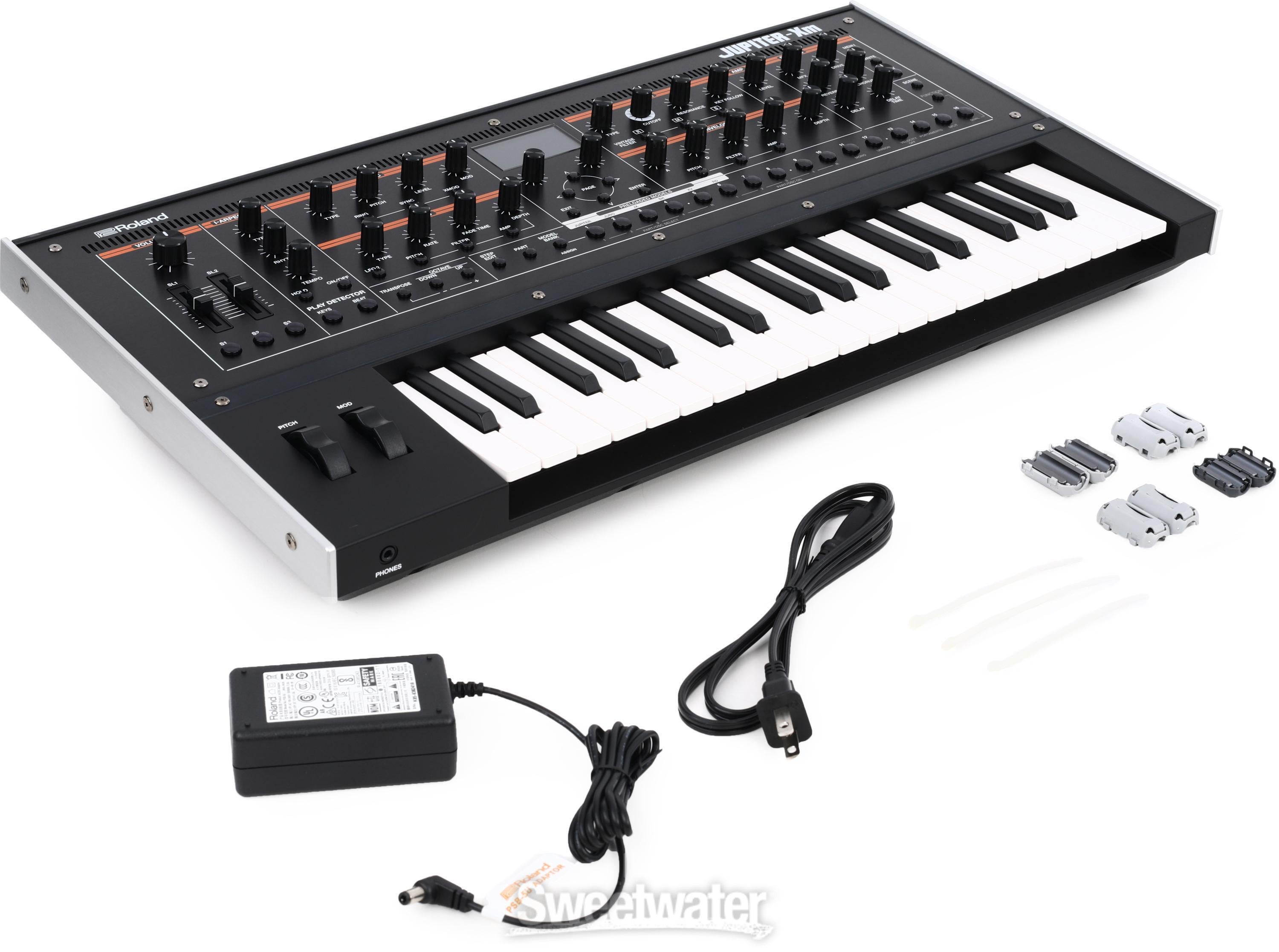 Roland Jupiter-Xm Portable Synthesizer Reviews | Sweetwater