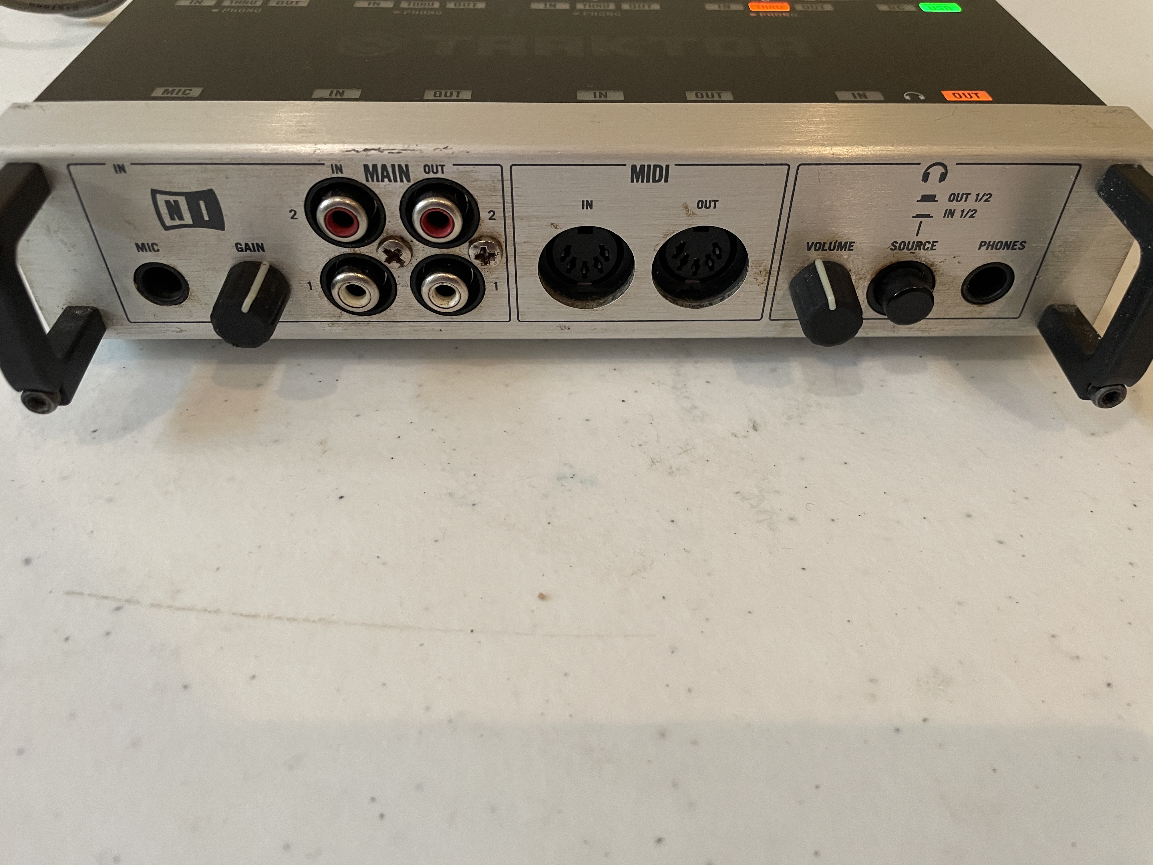 Traktor Audio 10 - Native Instruments Traktor Audio 10 - Audiofanzine