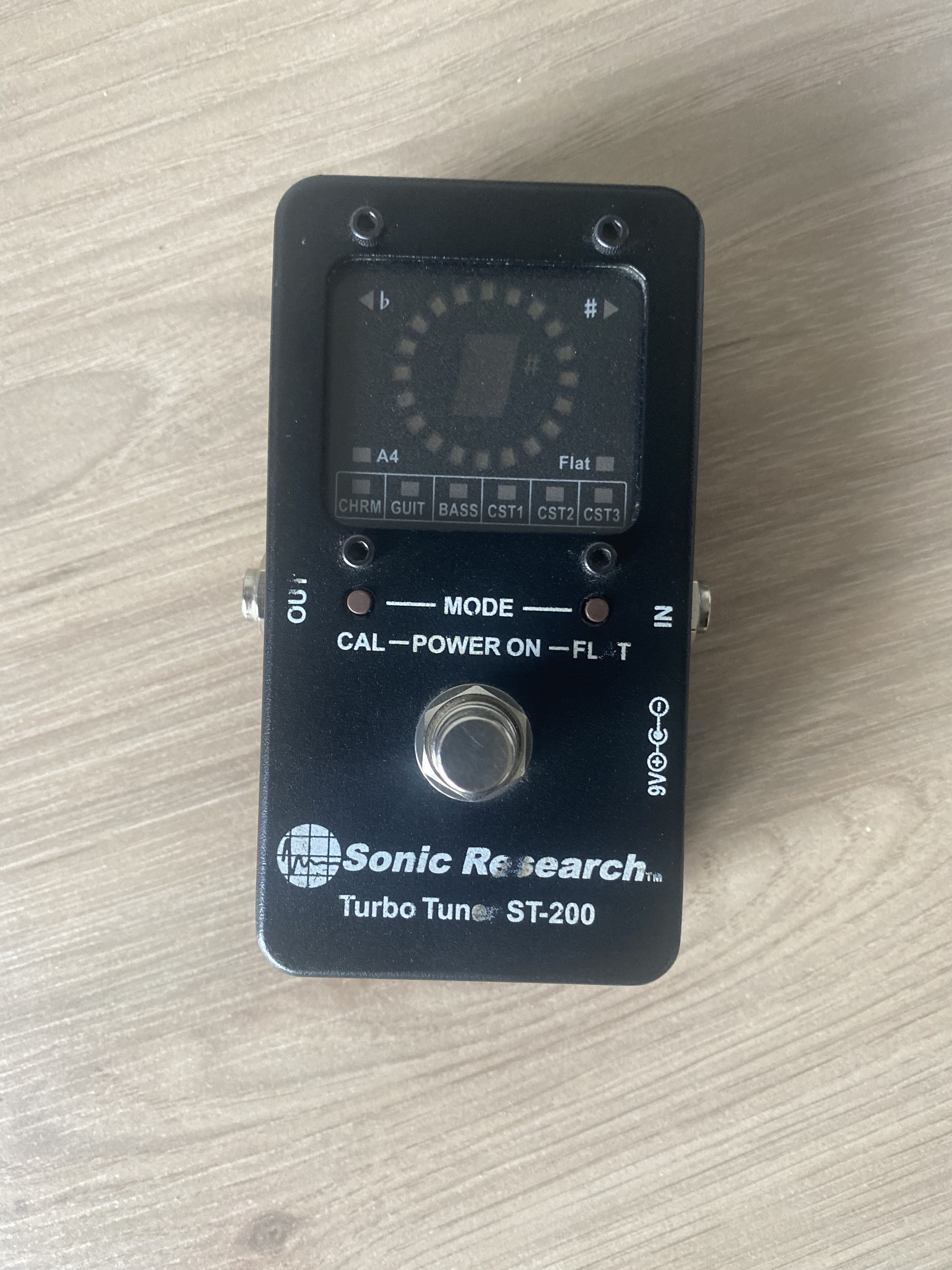 ST-200 Stomp Box Strobe Tuner Sonic Research - Audiofanzine