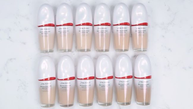 SHISEIDO 全色徹底比較！ メーキャップシンクロスキン ラディアント