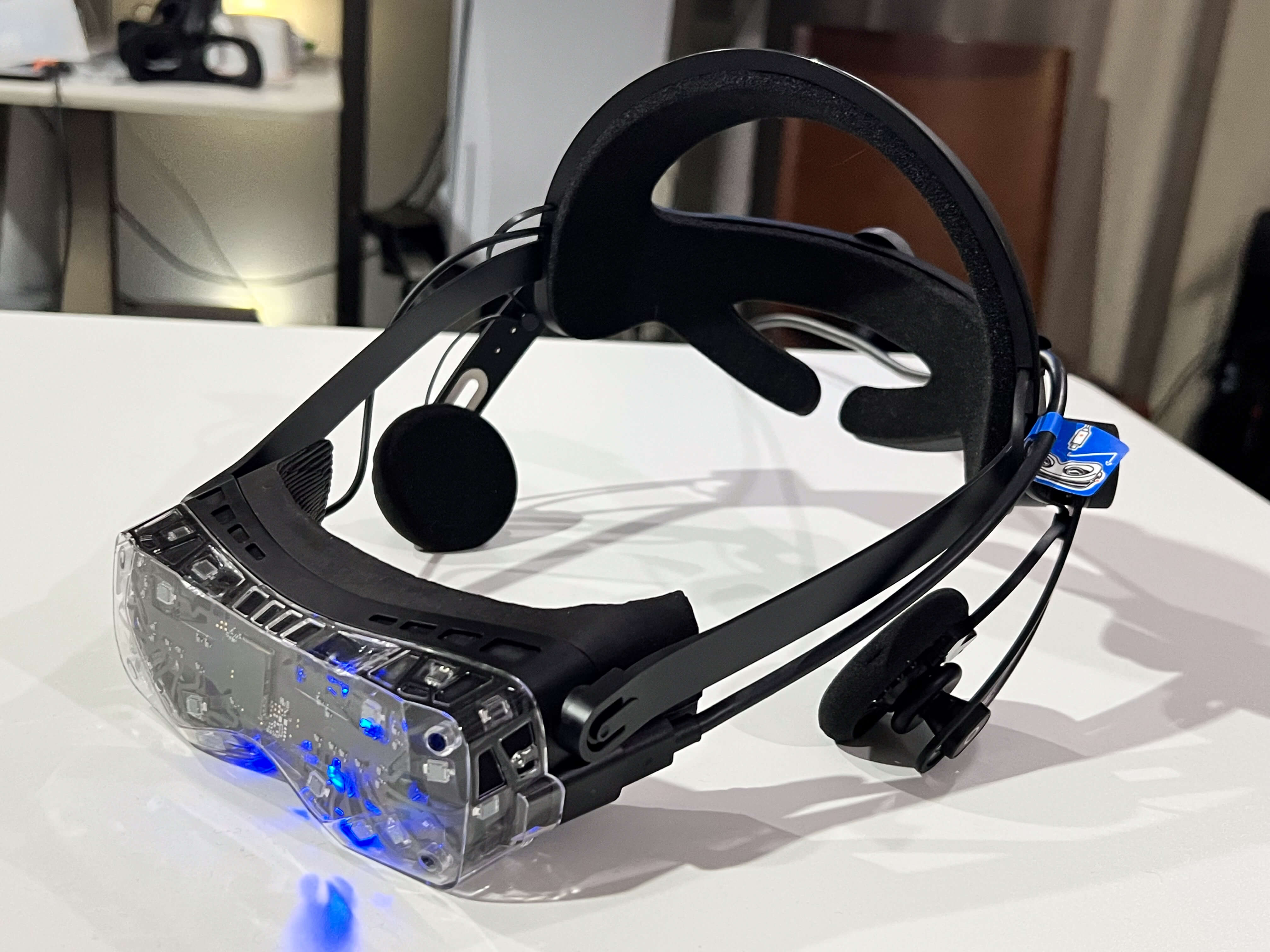 軽さと高画質に「視野の広さ」も追加。新型VRヘッドセット「Bigscreen