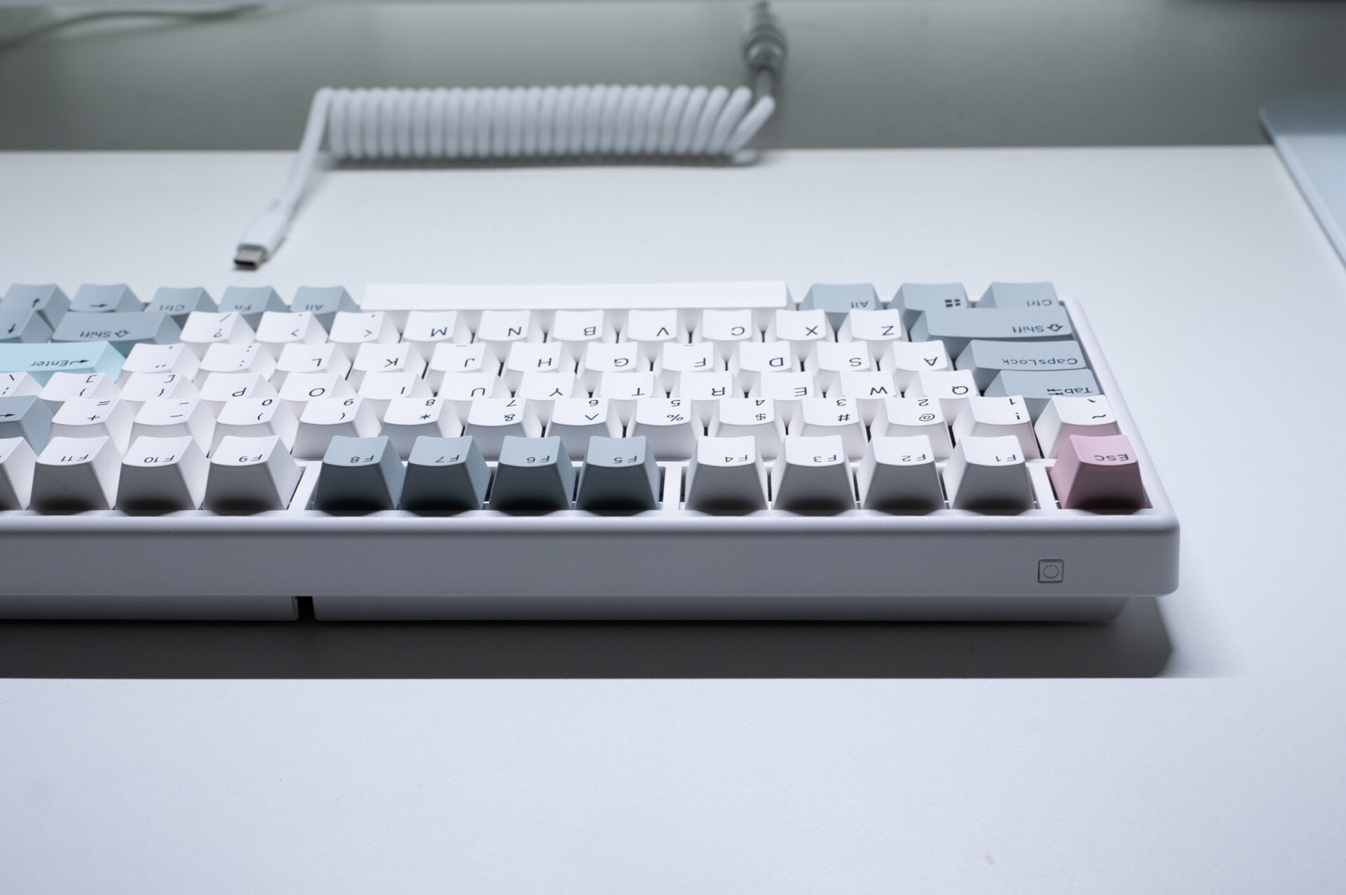 静電容量無接点方式キーボード《NiZ X99 Pro》をレビュー。快適な打ち