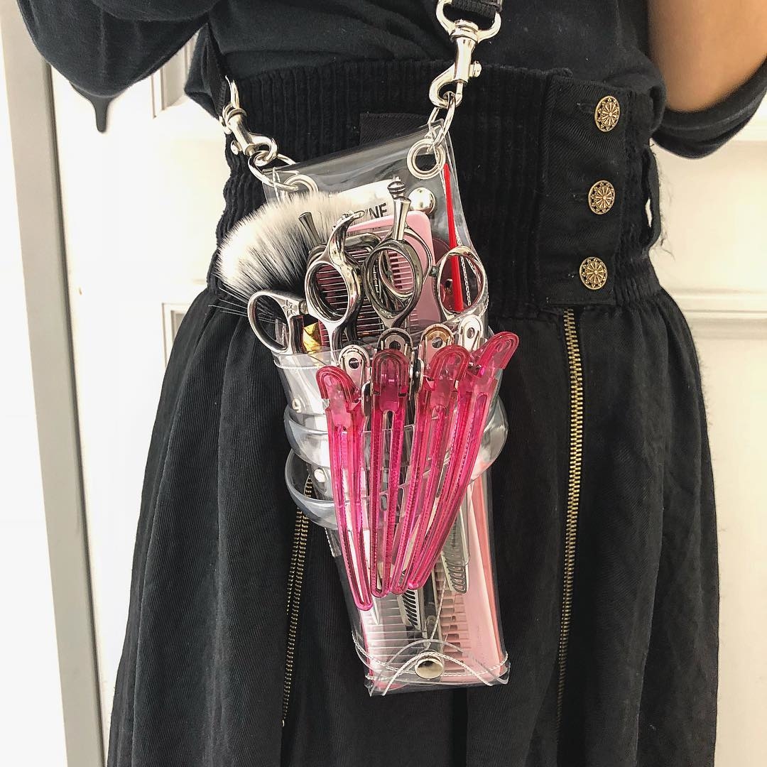 美容師必見】HYNE TOKYOのカスタムできる“PVCシザーケース”が魅力的な