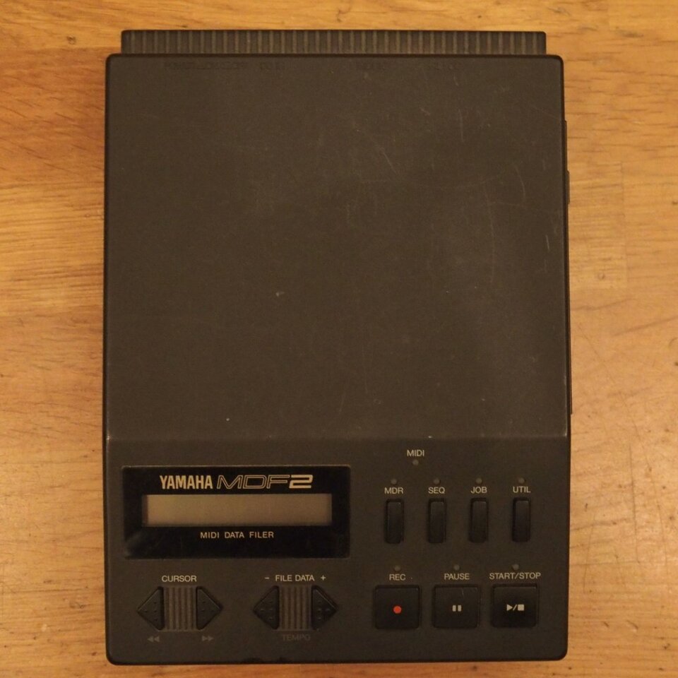 MIDI Data Filer YAMAHA MDF2 de segunda mano por 99 € en Barcelona