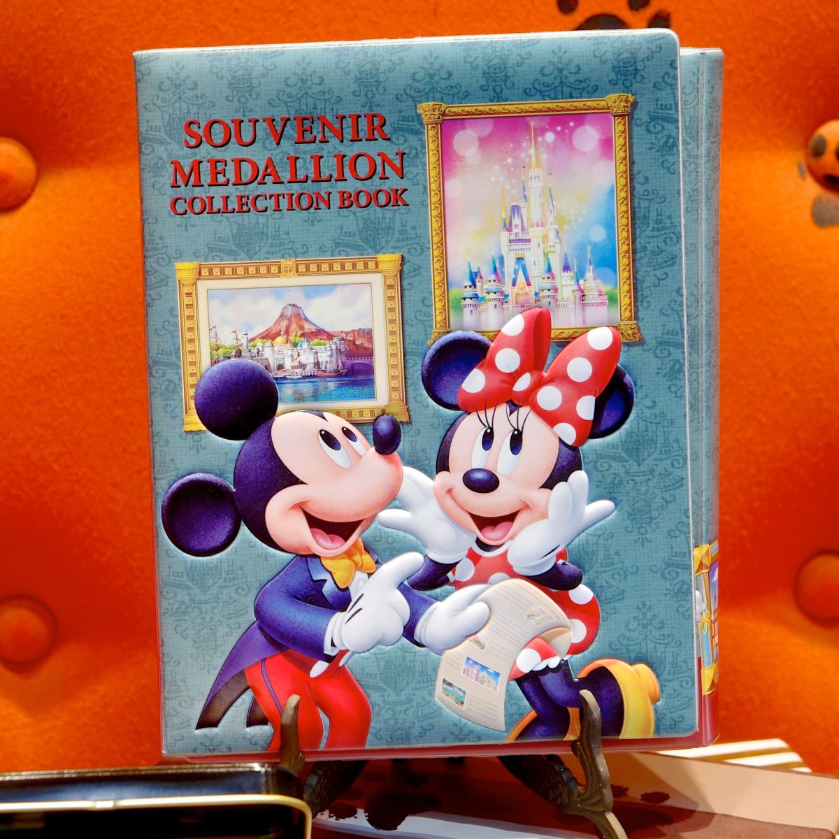 新品)ミッキー＆ダッフィー メダルコレクションブック アトラクション