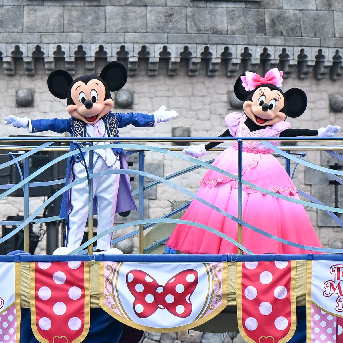 バレンタイン・ナイトコスチュームで登場！東京ディズニーシー「ミニー