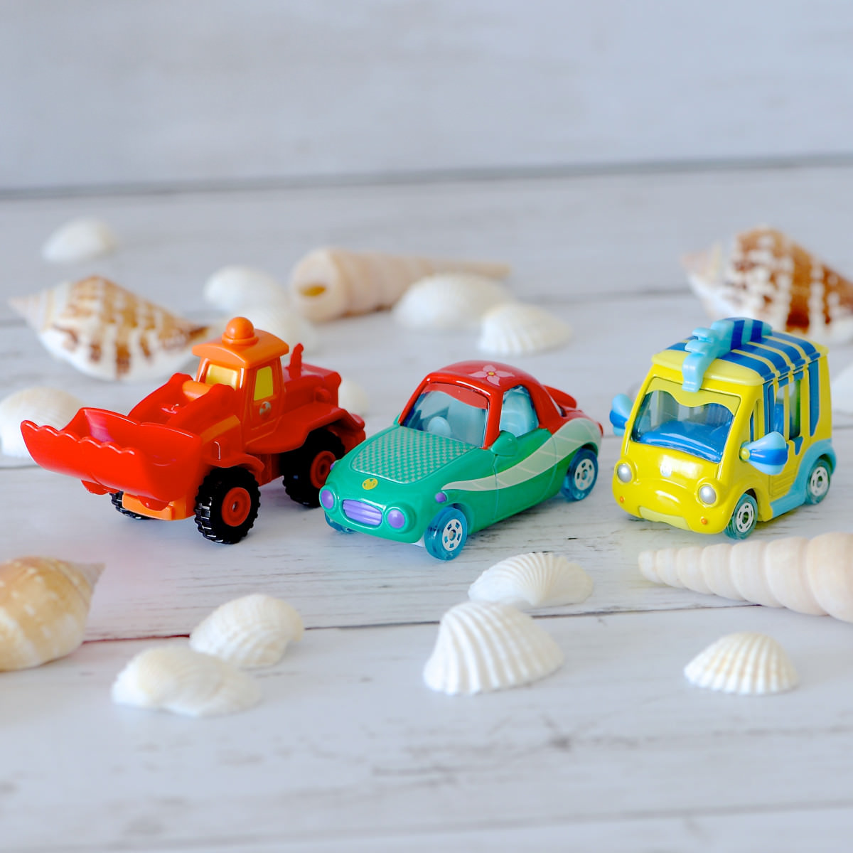 アリエルたちの涼しげなトミカ！ディズニーモータース セブン＆アイ