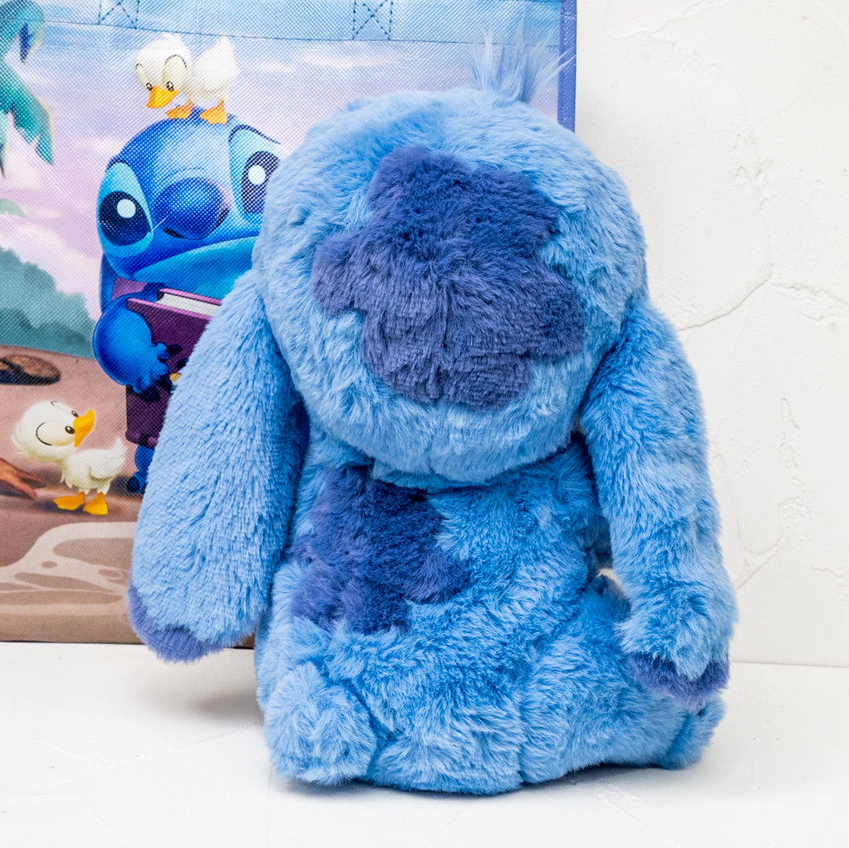 アヒルを抱きしめるスティッチ！ディズニーストア Disney Stitch Day