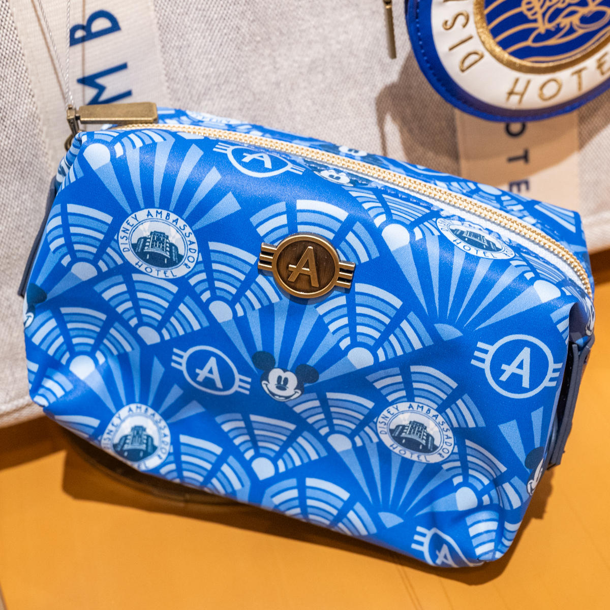 ポーチ＆コインケース付き！ディズニーホテル・エクスクルーシブ