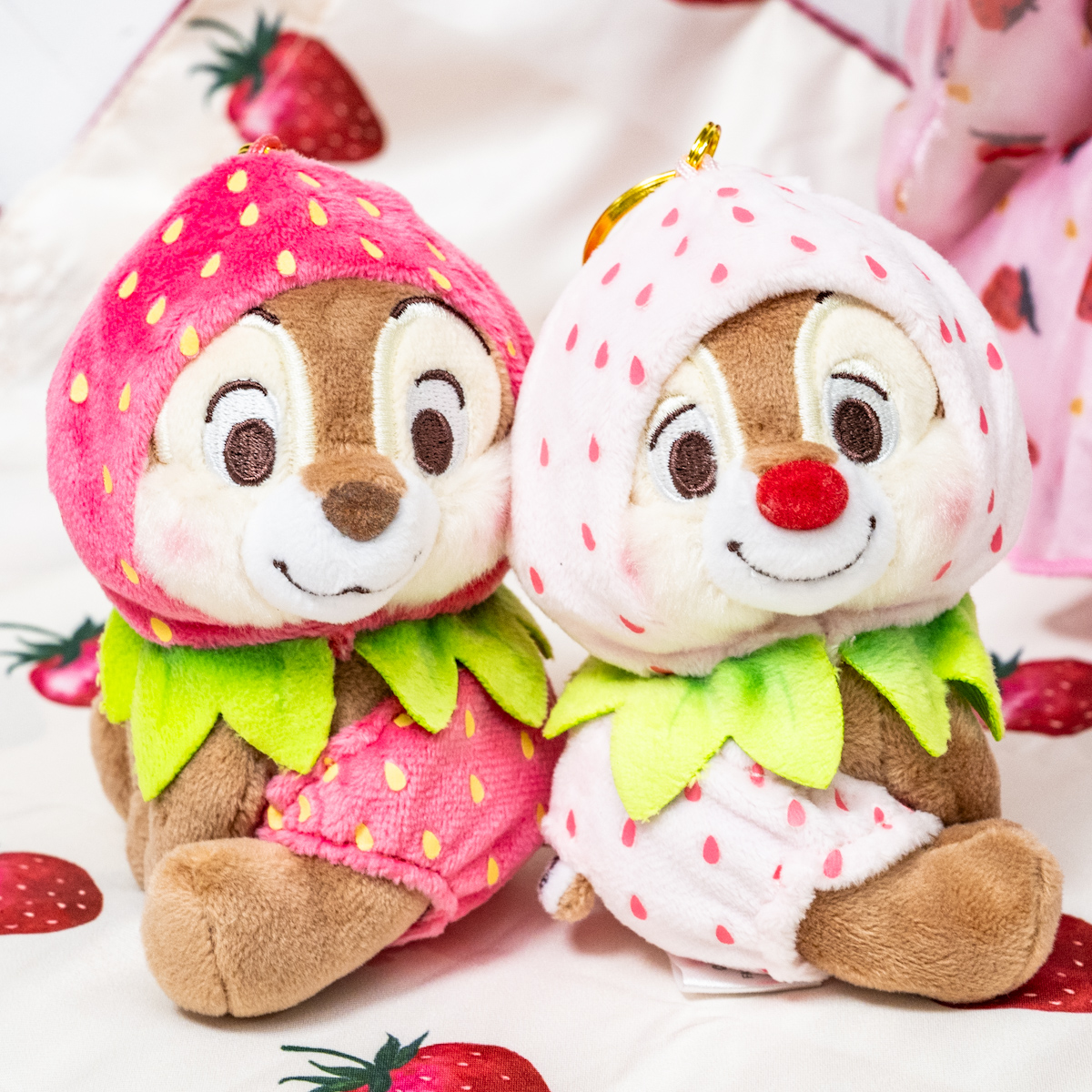 ミニー・マリー・チップ＆デールといちごデザイン！ディズニーストア