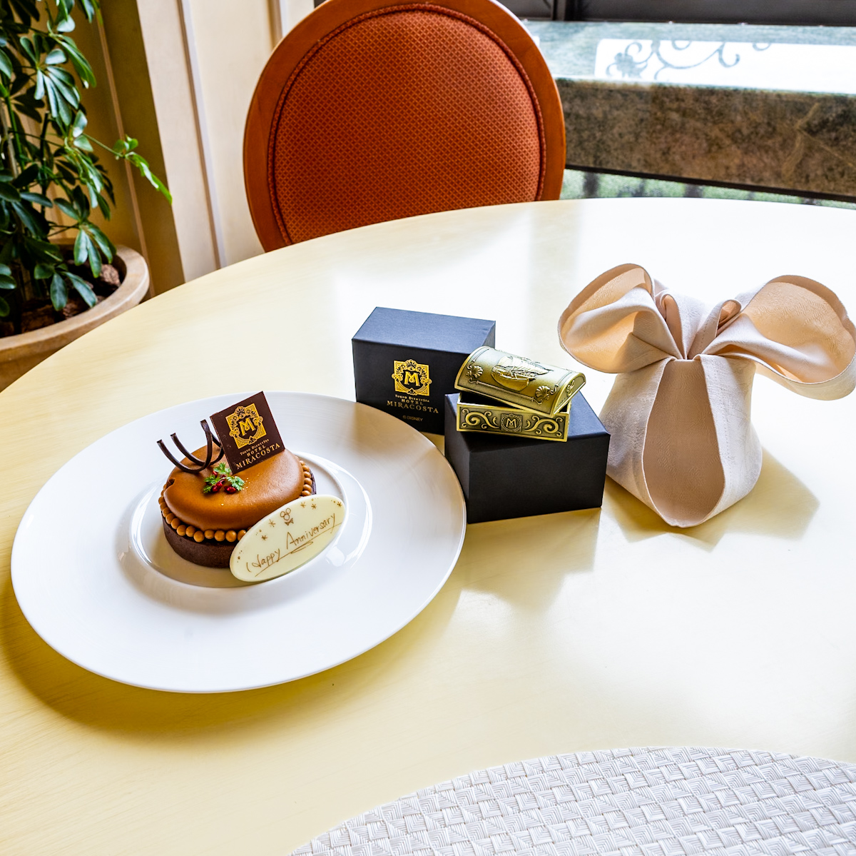 オリジナルケーキとグッズで記念日をお祝い！東京ディズニーシー