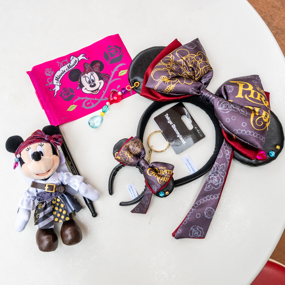 ミニーが仲間入り！東京ディズニーランド「カリブの海賊」グッズ -