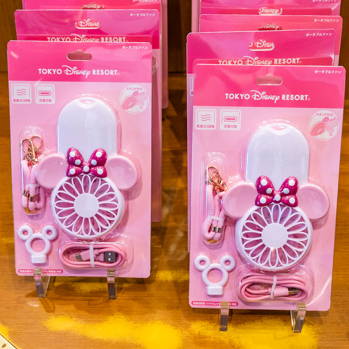 スタンド付き！東京ディズニーランド ミニーデザインファン（携帯