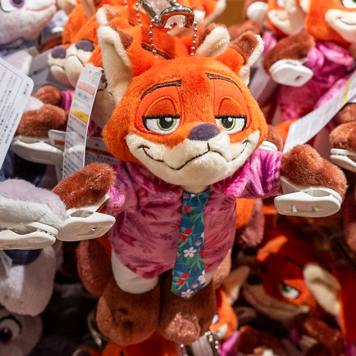 くっつけてかわいい！東京ディズニーランド 肩のせぬいぐるみ・お土産 -