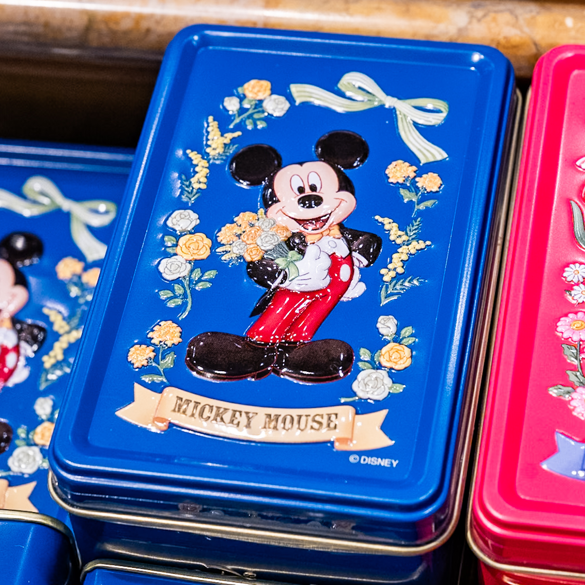 ミッキー、ミニーデザイン！東京ディズニーランド チョコレート缶・お