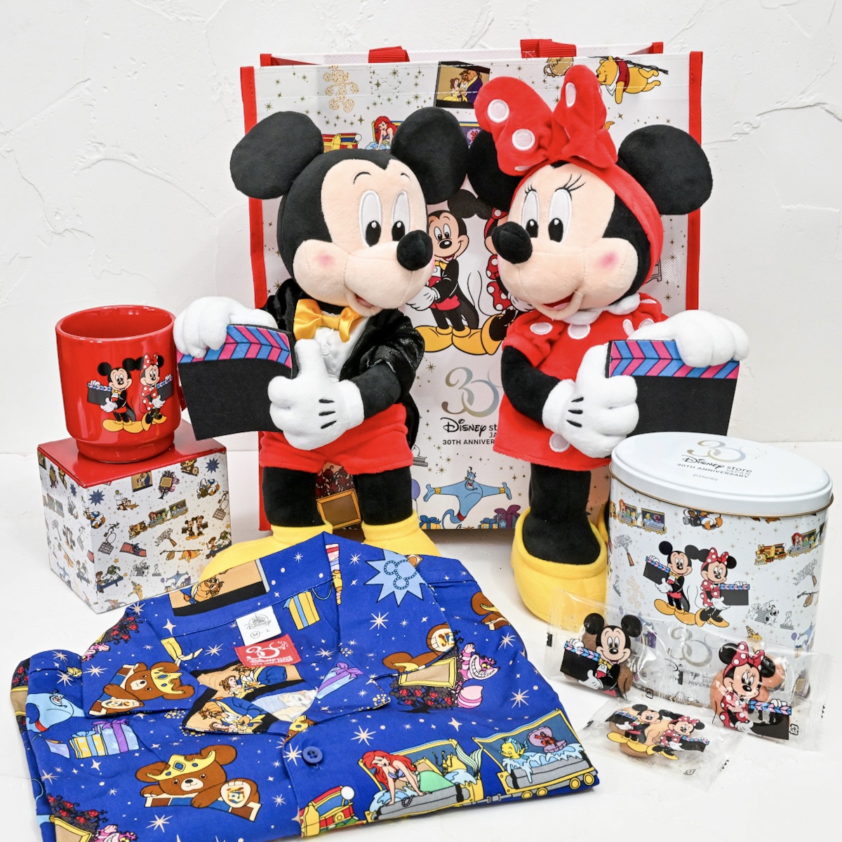 カチンコを持ったミッキー&ミニー！ディズニーストア30周年記念グッズ -