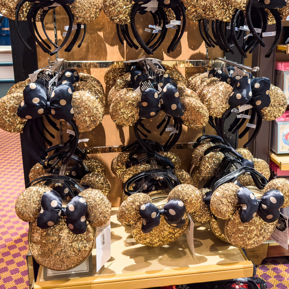 かわいいお顔型！東京ディズニーランド ミニーマウスショルダーバッグ -