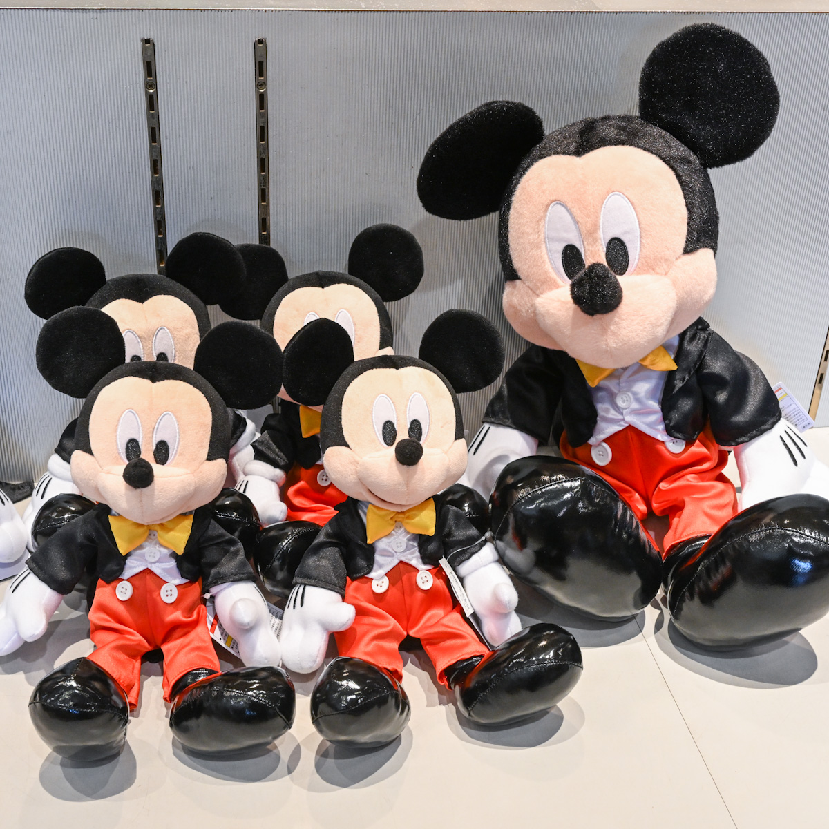 燕尾服姿2サイズ！東京ディズニーランド「ミッキーマウス」ぬいぐるみ -